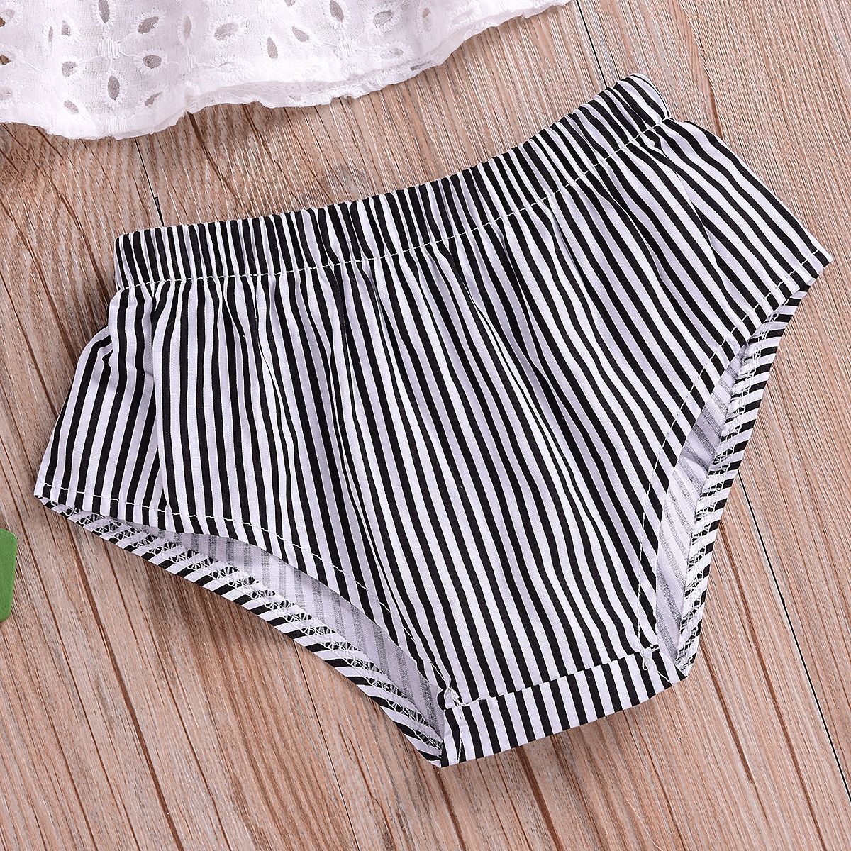 Striped triangle shorts turban