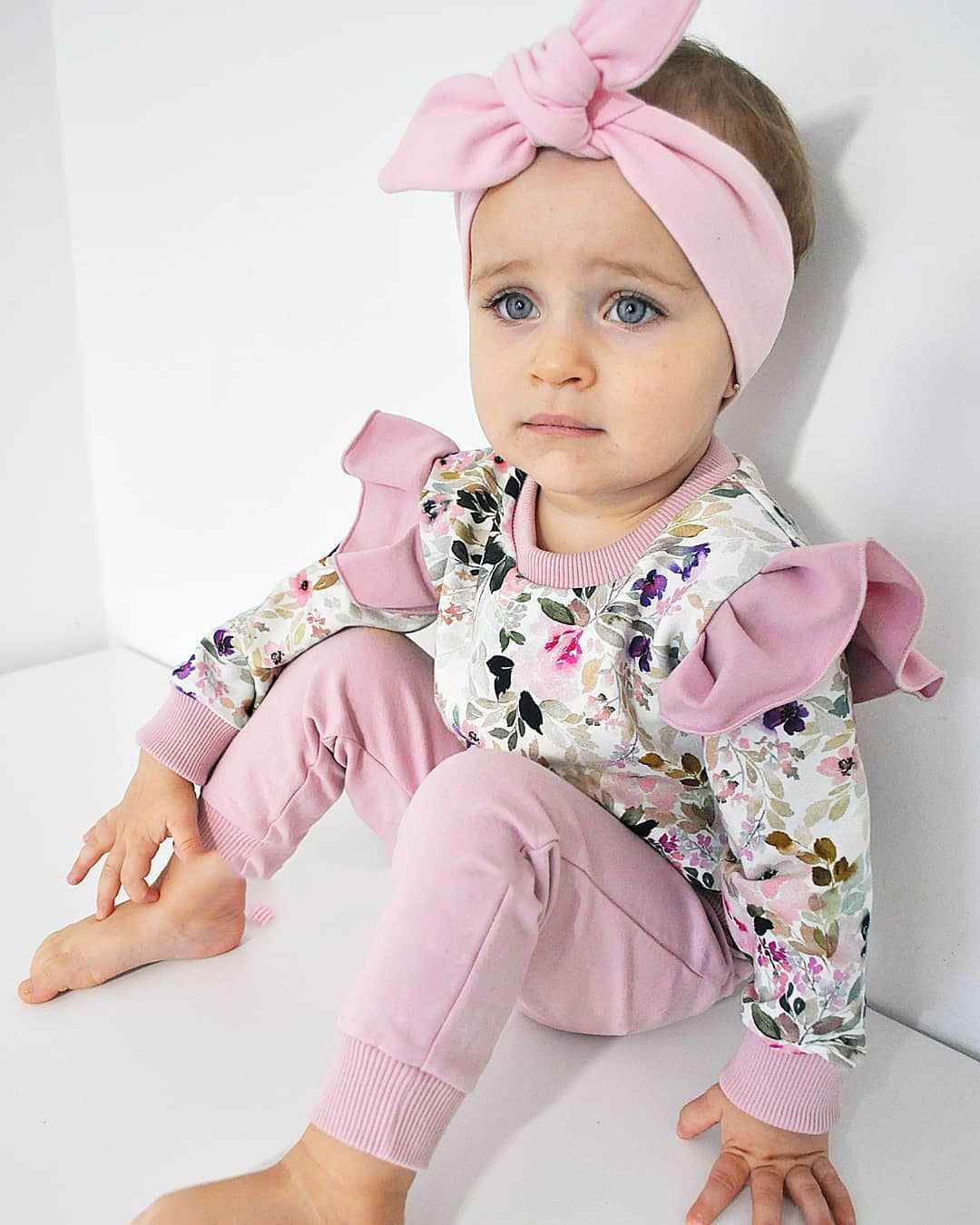 Girls autumn sweater suit