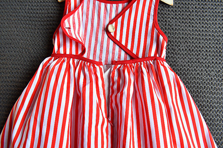 Fashionable And Cute Girls' Striped Sleeveless Backless Dress