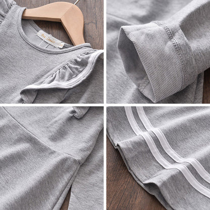 A girl's skirt with lotus leaf lace