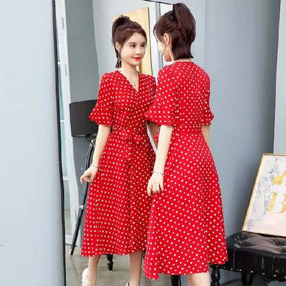 Waist-tight Slimming V-neckline Lace-up Fairy Skirt