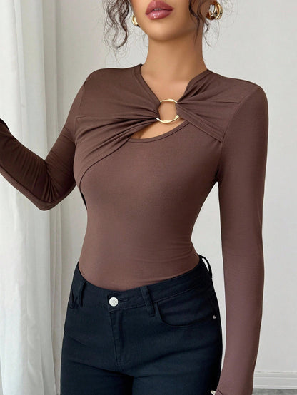 Asymmetric Hollow Metal Trim Slim Top