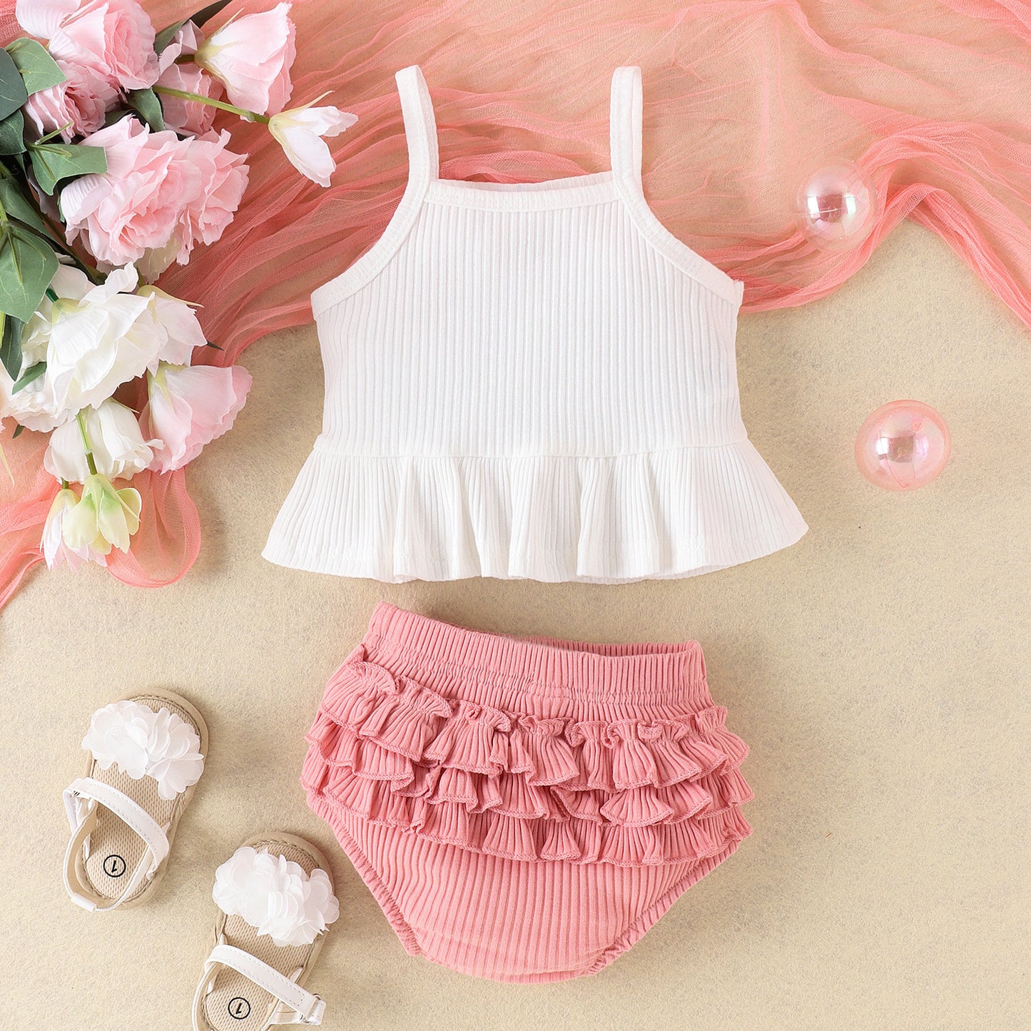 Girls' Fashion Solid Color Suspender Top Triangle Bottom-covering Shorts Two-piece Set